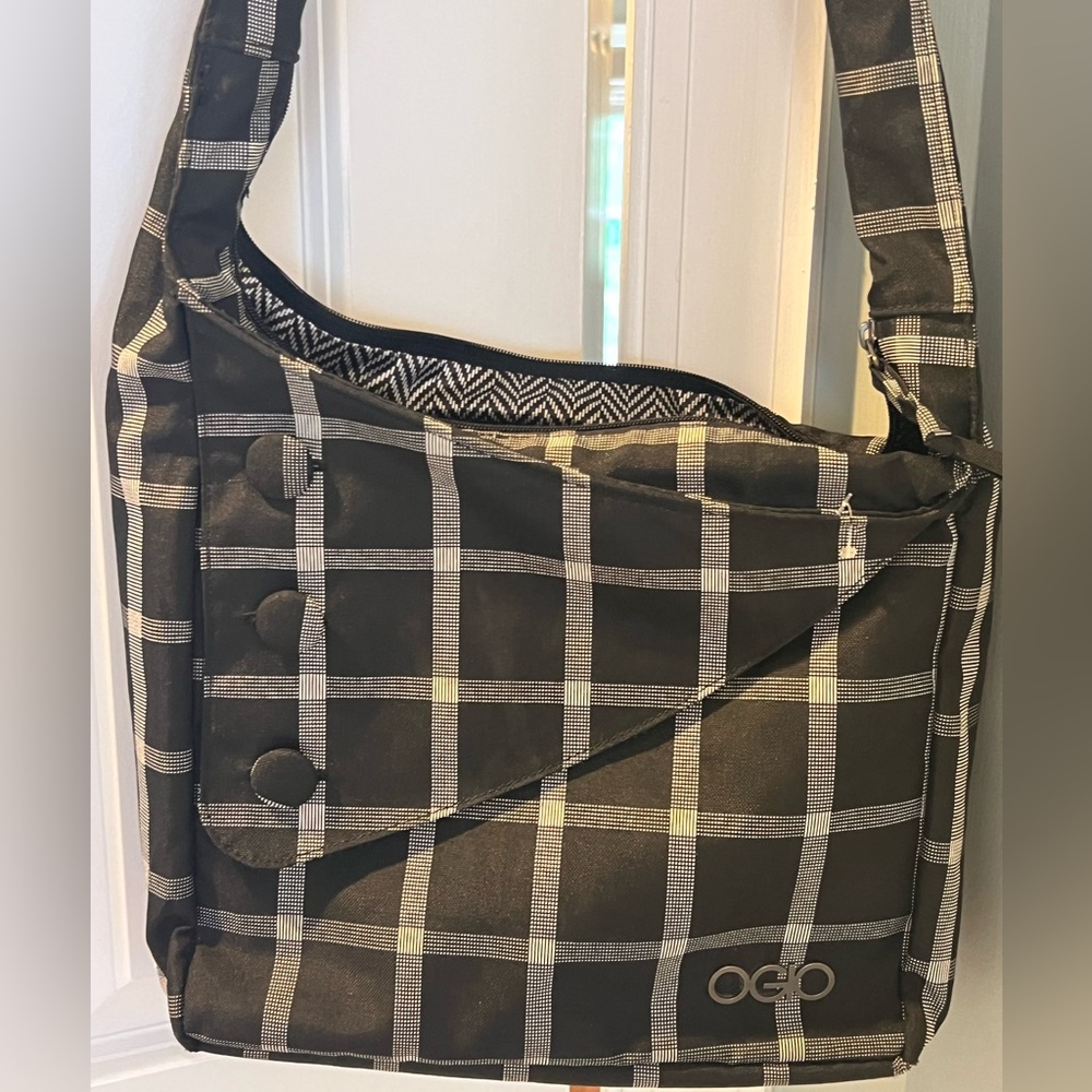 Ogio crossbody messenger bag for everyday use/ black and gray check/ casual